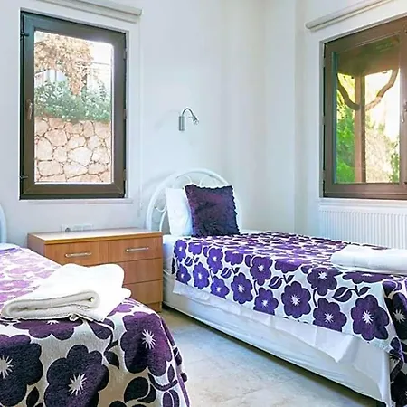 Sleeps 10 Pool Air Con Wifi *