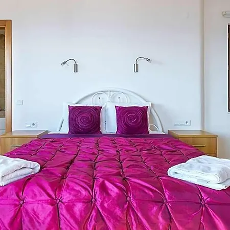 Sleeps 10 Pool Air Con Wifi Villa