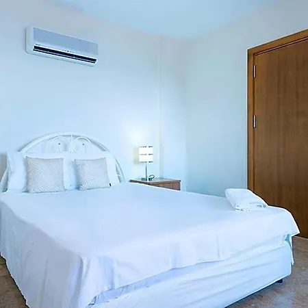 Sleeps 10 Pool Air Con Wifi *