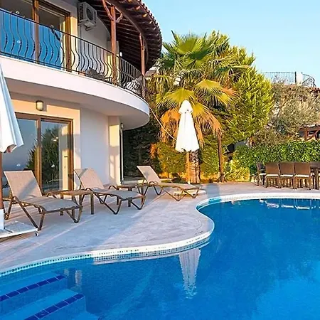 Villa Sleeps 10 Pool Air Con Wifi *