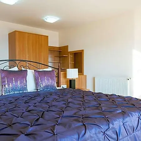 Sleeps 10 Pool Air Con Wifi *